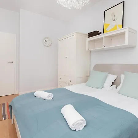 Neptun Park Spacious 3-bedroom By Renters * גדנסק