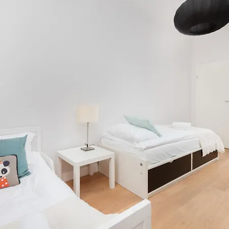 شقة Neptun Park Spacious 3-bedroom By Renters