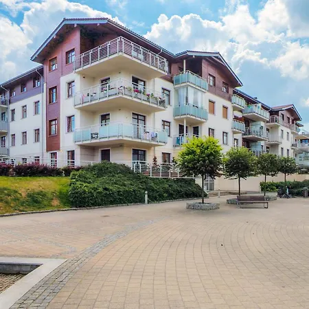 Neptun Park Spacious 3-bedroom By Renters غدانسك